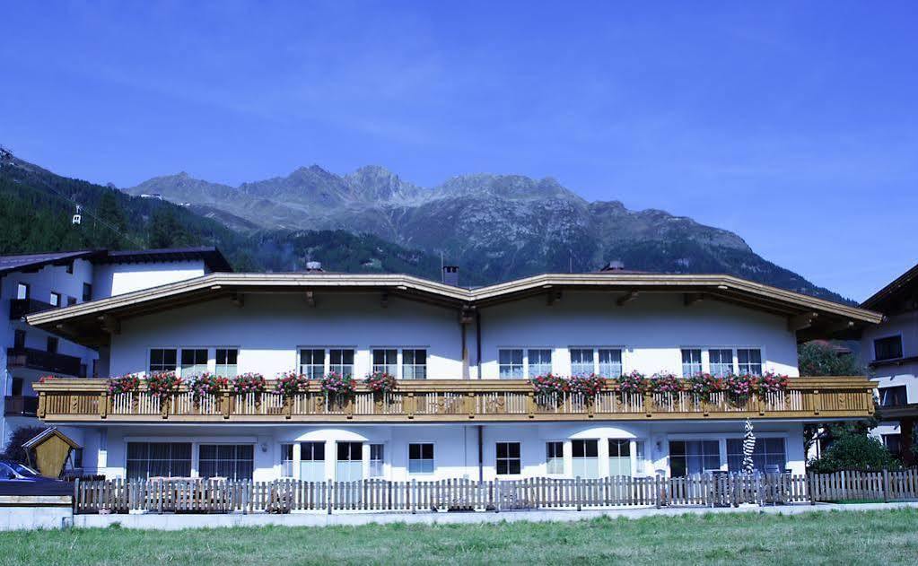 Gaestehaus Europa Solden Bagian luar foto